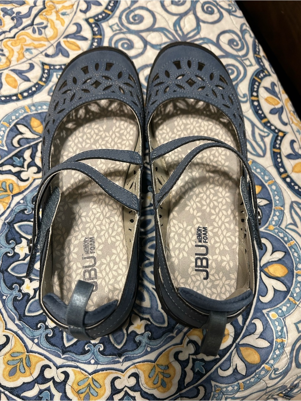 JBU Womens Shoes 8.5 Wide